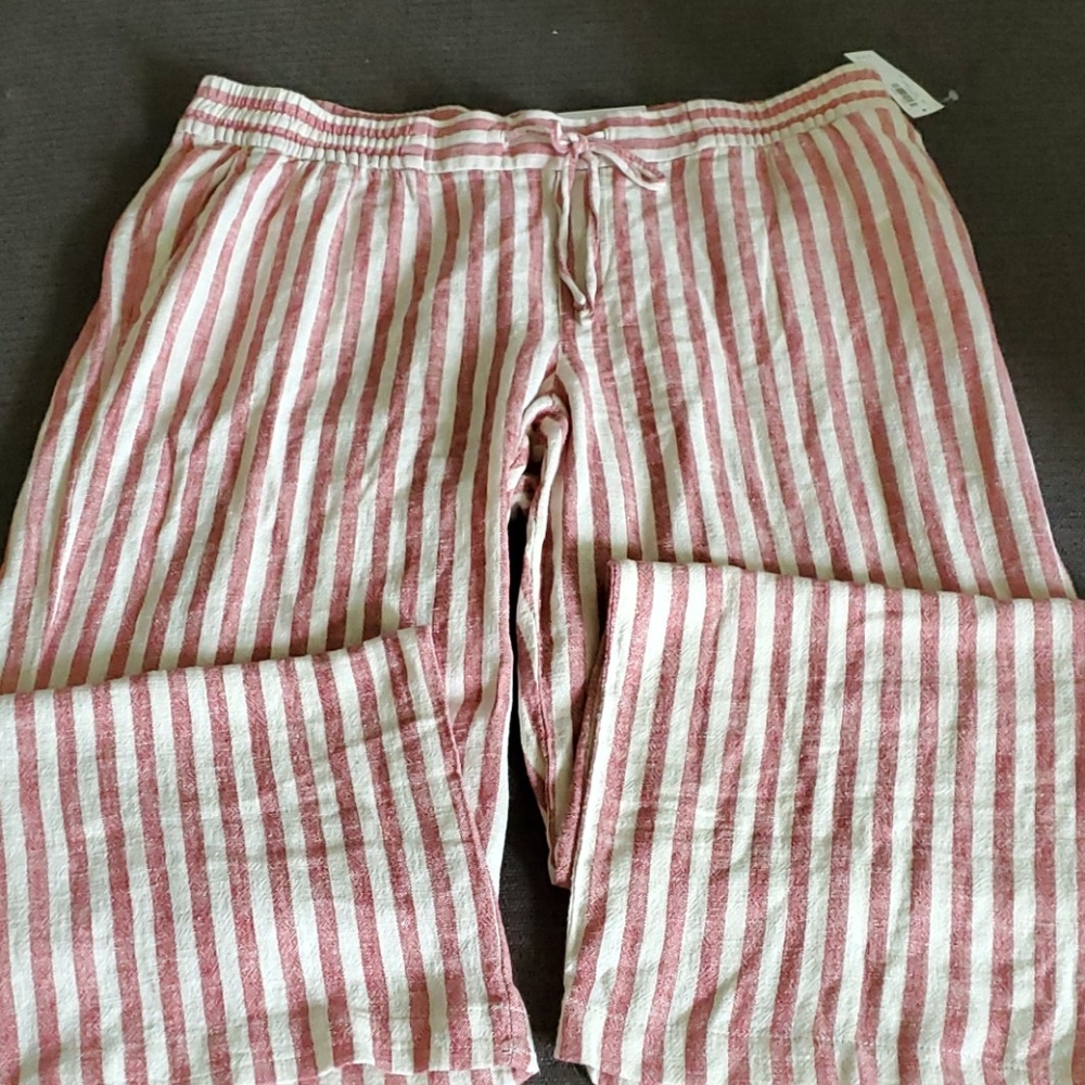 Old Navy red and white linen pant Large
